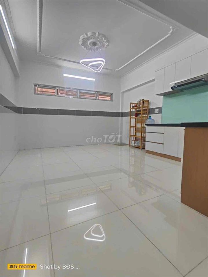 Nhà 1 Trệt 2 Lầu 3pn 2wc có SThượng QL13 HBP 11triệu