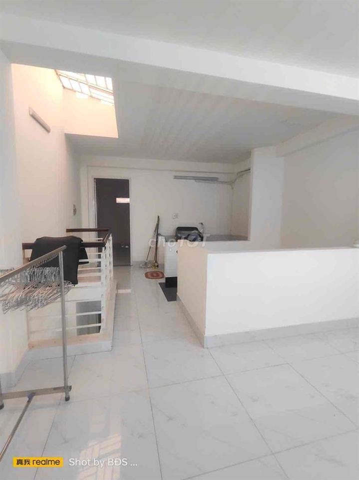 Nhà 1 Trệt 2 Lầu 3pn 2wc có SThượng QL13 HBP 11triệu