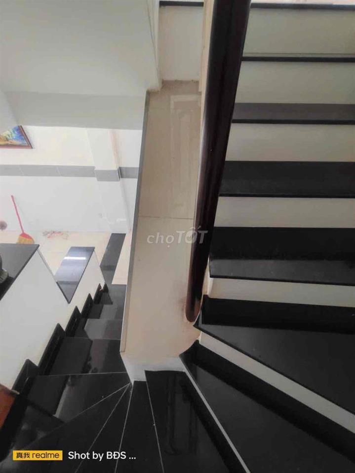 Nhà 1 Trệt 2 Lầu 3pn 2wc có SThượng QL13 HBP 11triệu