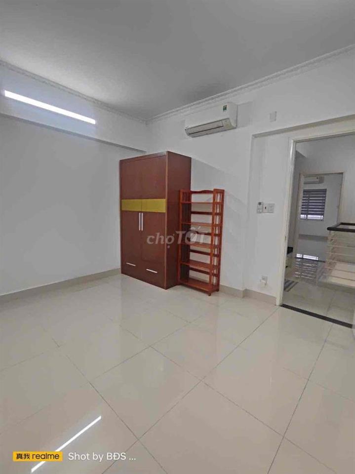 Nhà 1 Trệt 2 Lầu 3pn 2wc có SThượng QL13 HBP 11triệu