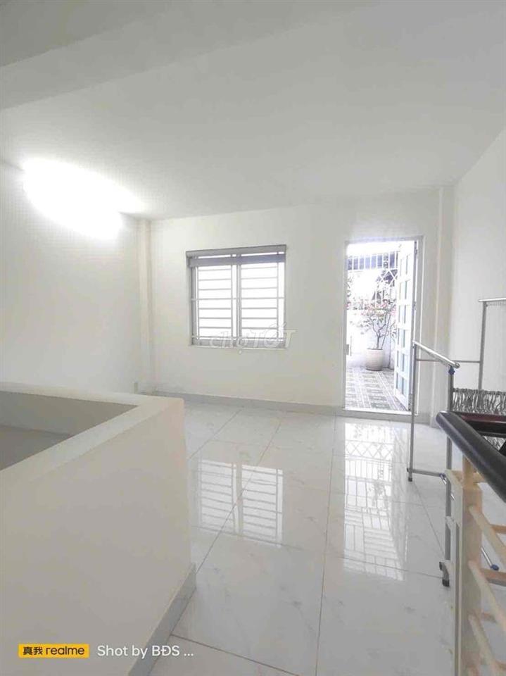 Nhà 1 Trệt 2 Lầu 3pn 2wc có SThượng QL13 HBP 11triệu