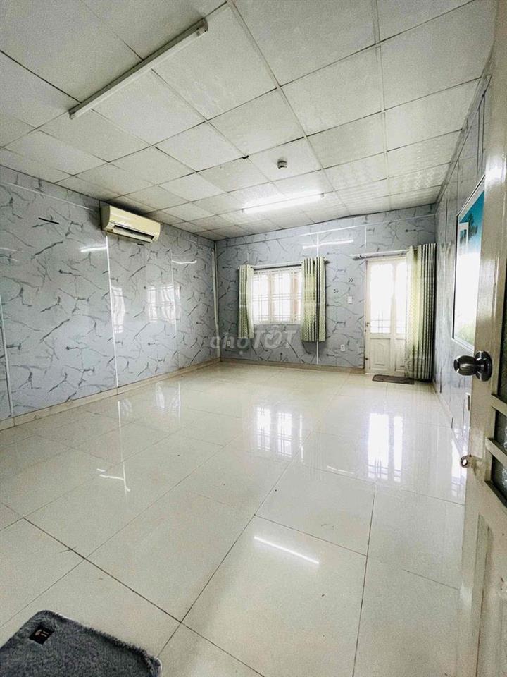 Nhà mặt tiền 4pn 2wc đường số - QL13 gần Cầu Ông Dầu 12triệu