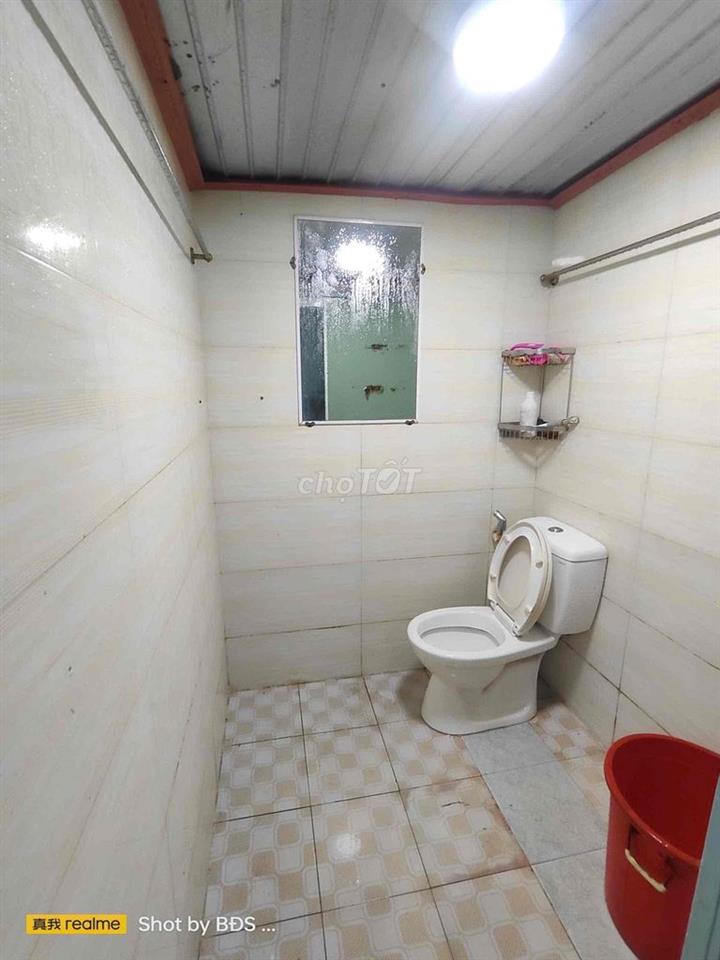 Nhà 1 Trệt 1 Lầu 2pn 1wc ban công thoáng mát ngay chợ Bình Triệu 5.5tr