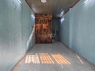Nhà 1 Trệt 1 Lầu 2pn 1wc ban công thoáng mát ngay chợ Bình Triệu 5.5tr