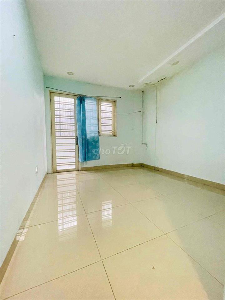 Nhà 60m2 1 trệt 1 lửng 3pn 3wc đối diện Vạn Phúc City 4,2tỷ tl