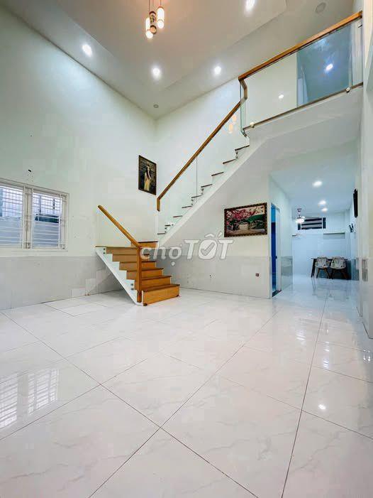 Nhà 60m2 1 trệt 1 lửng 3pn 3wc đối diện Vạn Phúc City 4,2tỷ tl