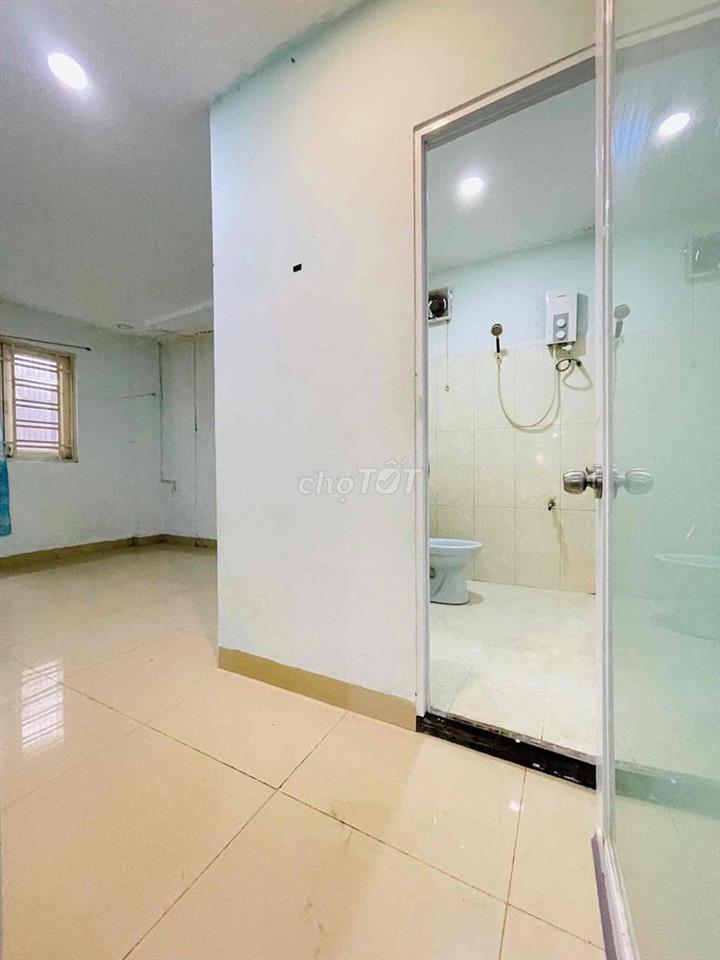 Nhà 60m2 1 trệt 1 lửng 3pn 3wc đối diện Vạn Phúc City 4,2tỷ tl
