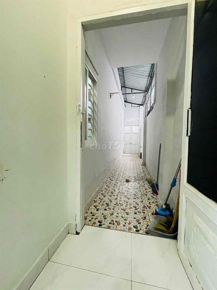 Nhà 60m2 1 trệt 1 lửng 3pn 3wc đối diện Vạn Phúc City 4,2tỷ tl