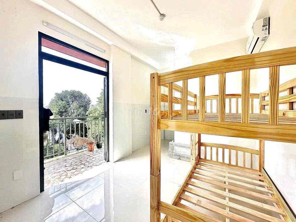 STUDIO GIƯỜNG TẦNG BAN CÔNG NGAY SPKT - NGÃ 4 THỦ ĐỨC - LÊ VĂN VIỆT