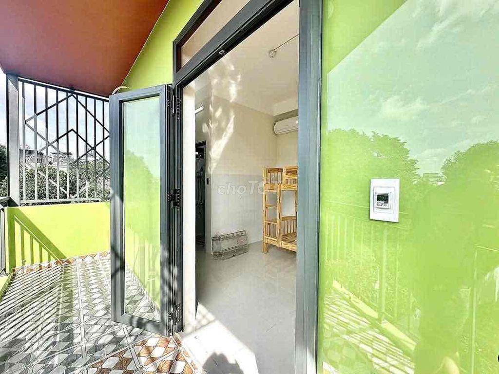 STUDIO GIƯỜNG TẦNG BAN CÔNG NGAY SPKT - NGÃ 4 THỦ ĐỨC - LÊ VĂN VIỆT