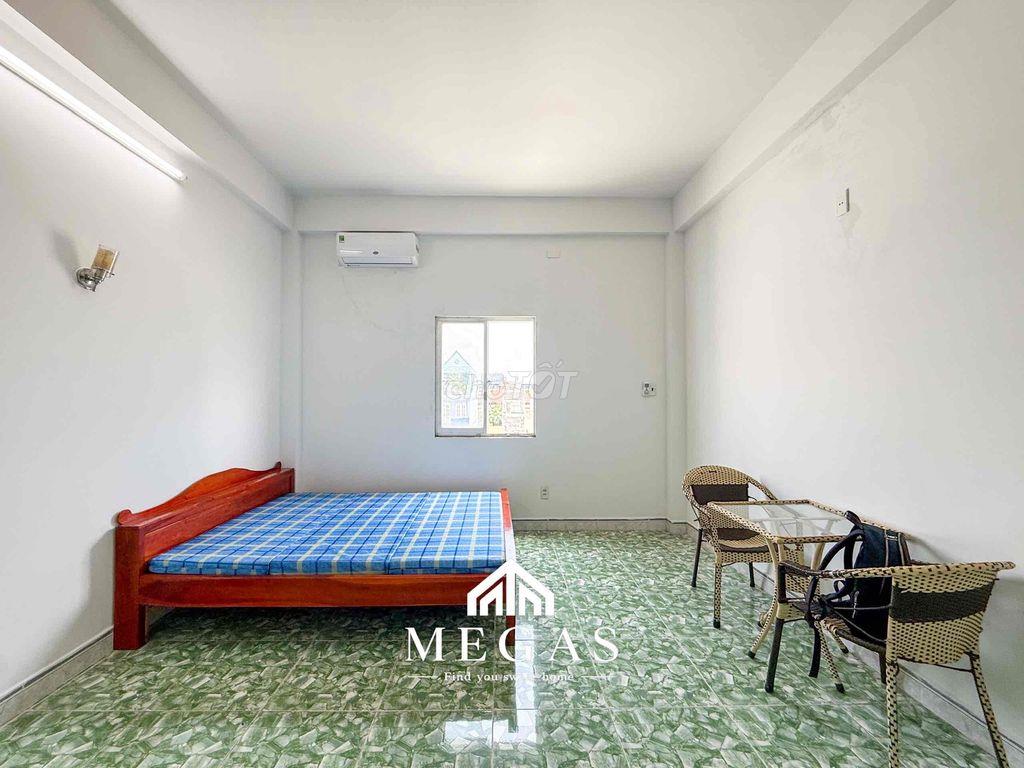CHO THUÊ STUDIO CỬA SỔ BAN CÔNG NẰM NGAY NGÃ TƯ MK