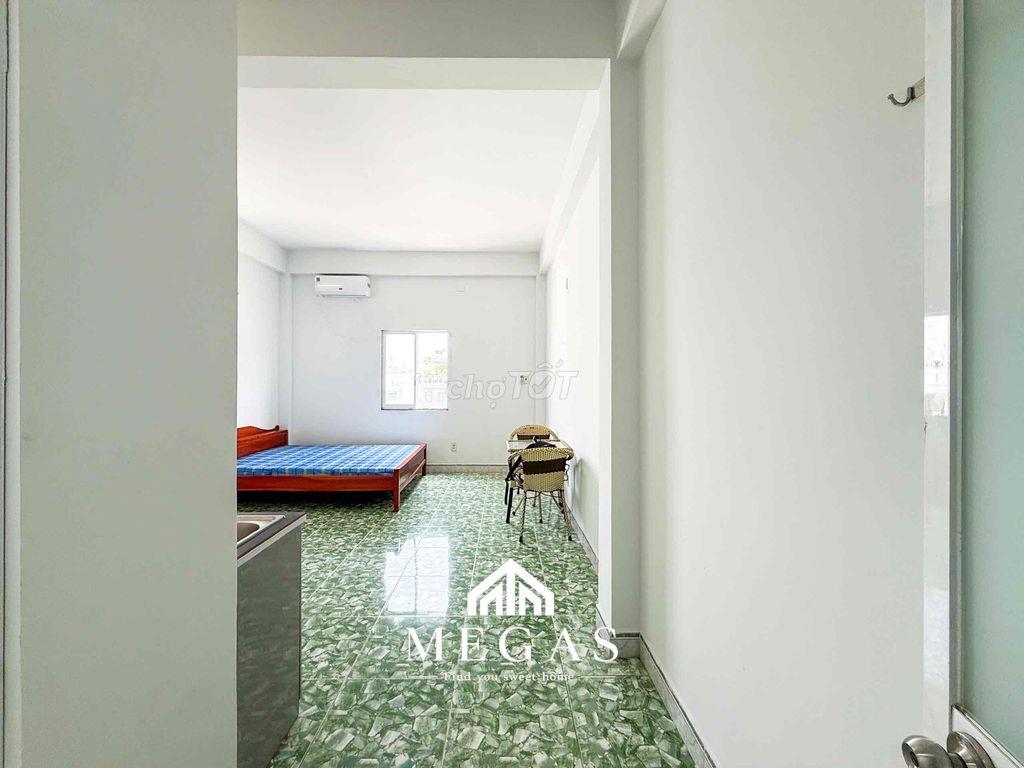 CHO THUÊ STUDIO CỬA SỔ BAN CÔNG NẰM NGAY NGÃ TƯ MK