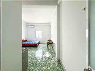 CHO THUÊ STUDIO CỬA SỔ BAN CÔNG NẰM NGAY NGÃ TƯ MK