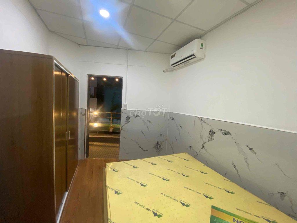 CHÍNH CHỦ CHO THUÊ STUDIO BAN CÔNG TÁCH BẾP NẰM NGAY TRUNG TÂM