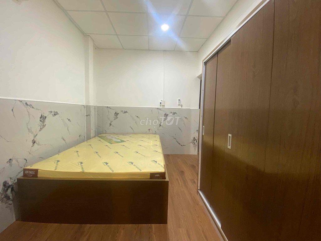 CHÍNH CHỦ CHO THUÊ STUDIO BAN CÔNG TÁCH BẾP NẰM NGAY TRUNG TÂM