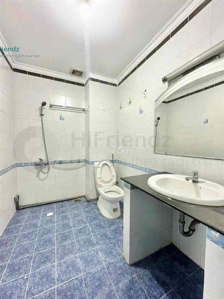 trống sẵn phòng có ban công gần khu CNC, vincom lê văn việt phù hợp sv