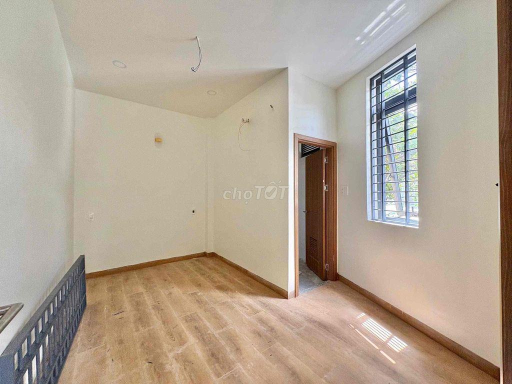 Cho Thuê Nhà nguyên căn Gần CĐ Công Thương, khu CNC Q9, ở được đông