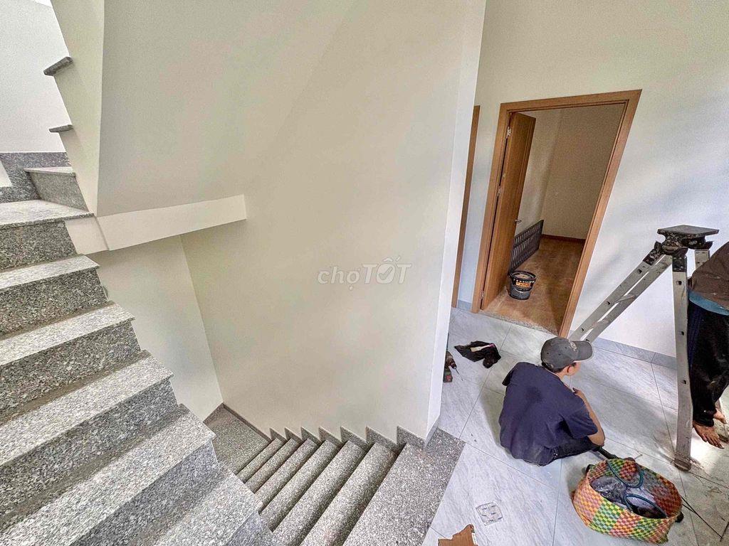 Cho Thuê Nhà nguyên căn Gần CĐ Công Thương, khu CNC Q9, ở được đông