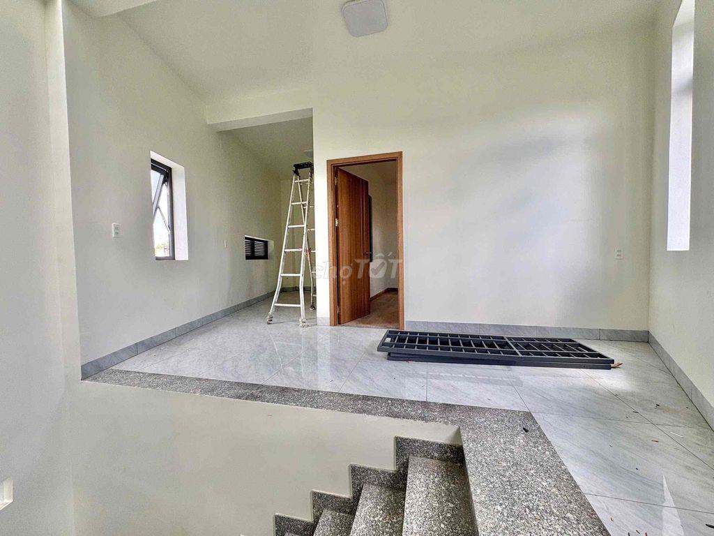 Cho Thuê Nhà nguyên căn Gần CĐ Công Thương, khu CNC Q9, ở được đông