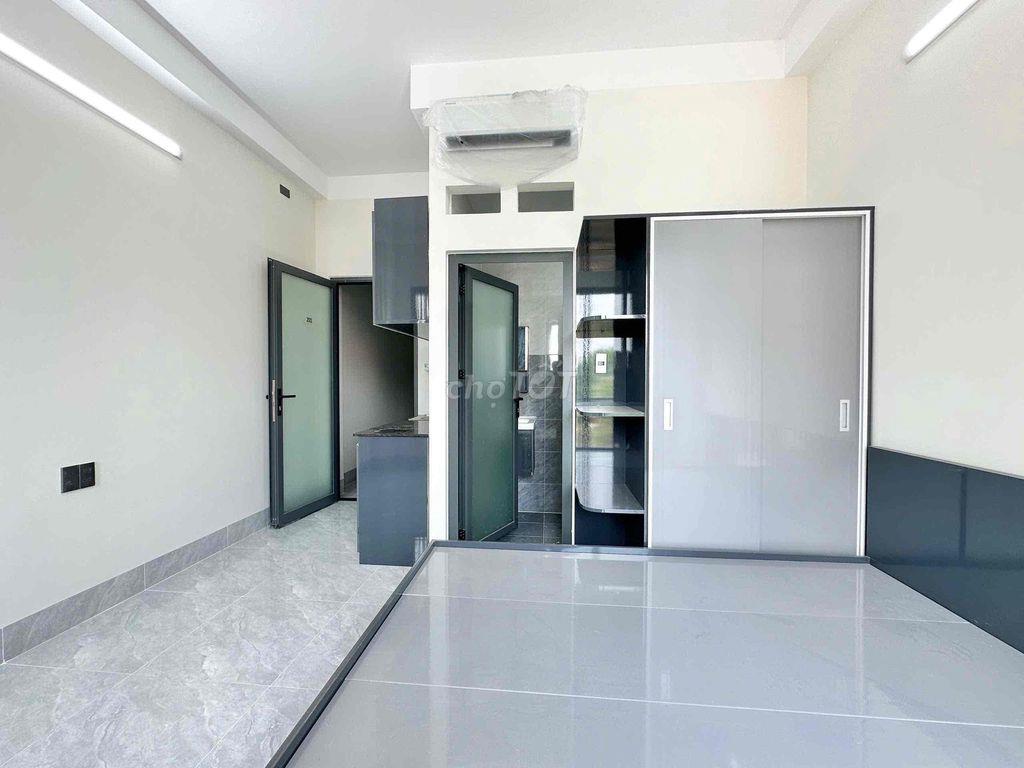 CHDV Ban Công Full Nội Thất Gần UFM - Khu CNC, Võ Văn Hát, Long Trường
