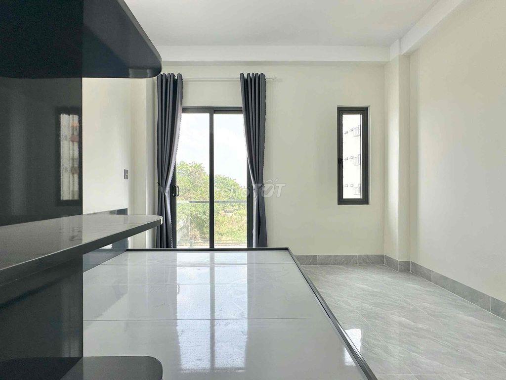 CHDV Ban Công Full Nội Thất Gần UFM - Khu CNC, Võ Văn Hát, Long Trường