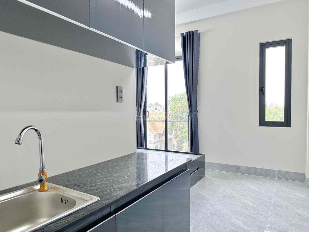 CHDV Ban Công Full Nội Thất Gần UFM - Khu CNC, Võ Văn Hát, Long Trường