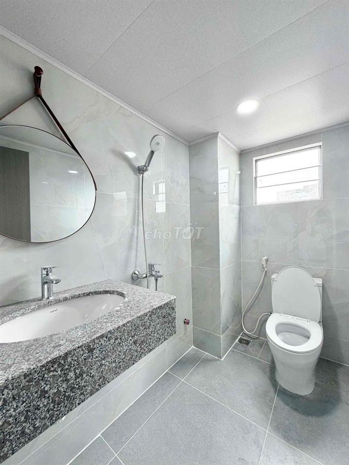 Duplex ban công,full nội thất, ngay ngã tư TĐ,Vicome Lê Văn Việt,UTE