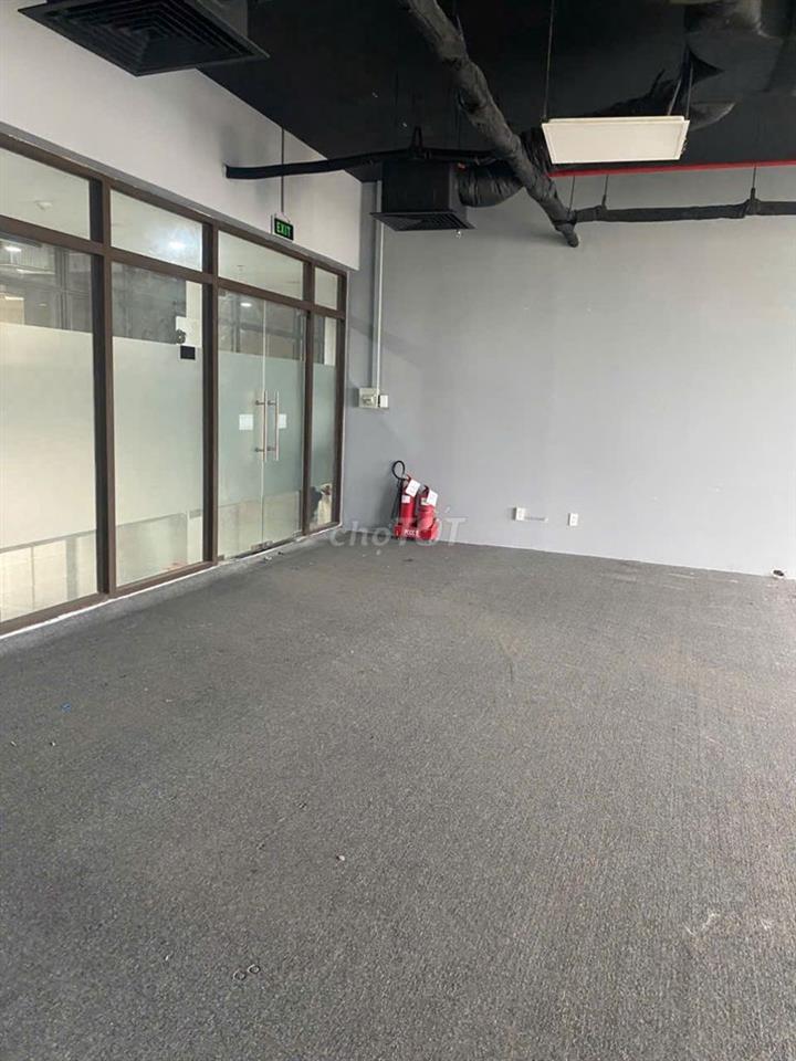 Cho thuê văn phòng mặt tiền Phạm Văn Đồng ngay Gigamall