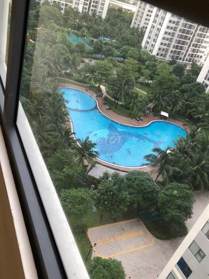 Chính chủ cho thuê 3PN full NT, căn góc view hồ bơi Vinhomes Quận 9