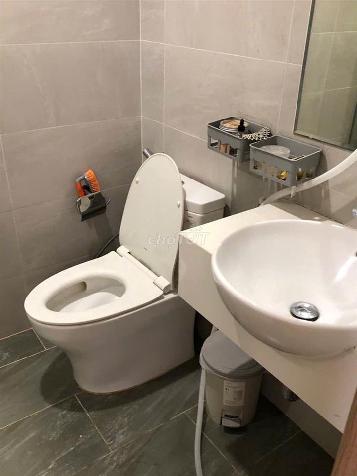 Chính chủ cho thuê 3PN full NT, căn góc view hồ bơi Vinhomes Quận 9