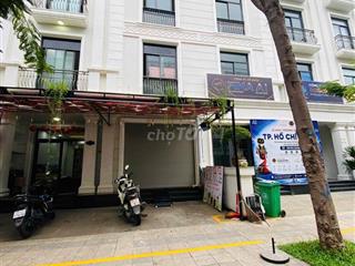 Cho thuê mặt bằng Vinhomes Grand Park mặt tiền đẹp kinh doanh ngay