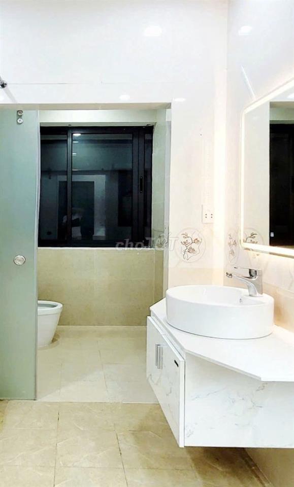 Cho thuê văn phòng 65m2, Full Nội Thất Giá 15tr/tháng - Vạn Phúc City