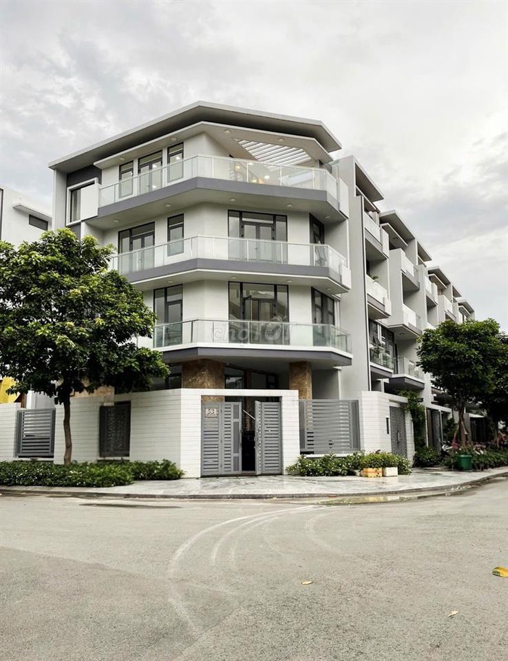 Cho thuê văn phòng 65m2, Full Nội Thất Giá 15tr/tháng - Vạn Phúc City