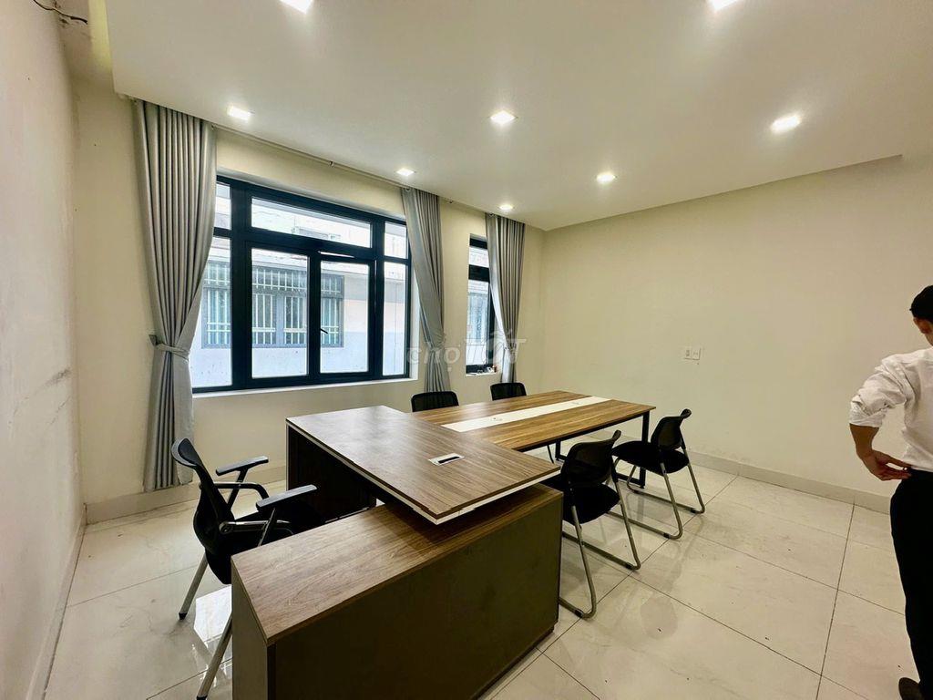 Cho thuê văn phòng Full nội thất, giá 6tr/tháng - Vạn Phúc City