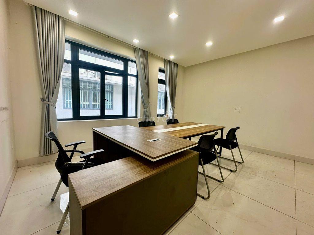 Cho thuê văn phòng Full nội thất, giá 6tr/tháng - Vạn Phúc City