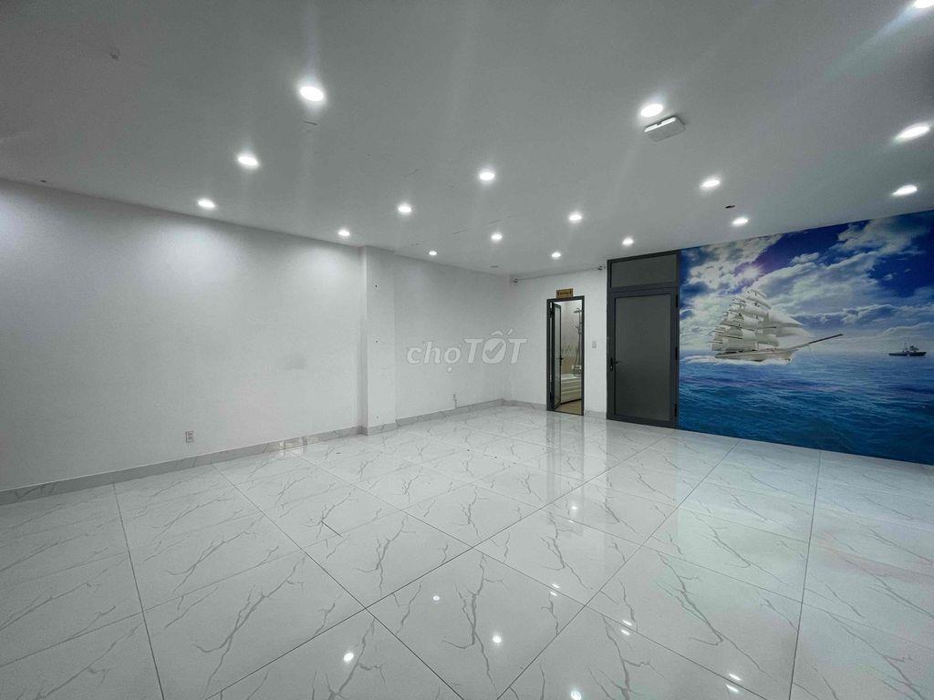 Cho thuê văn phòng góc 2 mặt tiền đường lớn giá 14tr - Vạn Phúc City