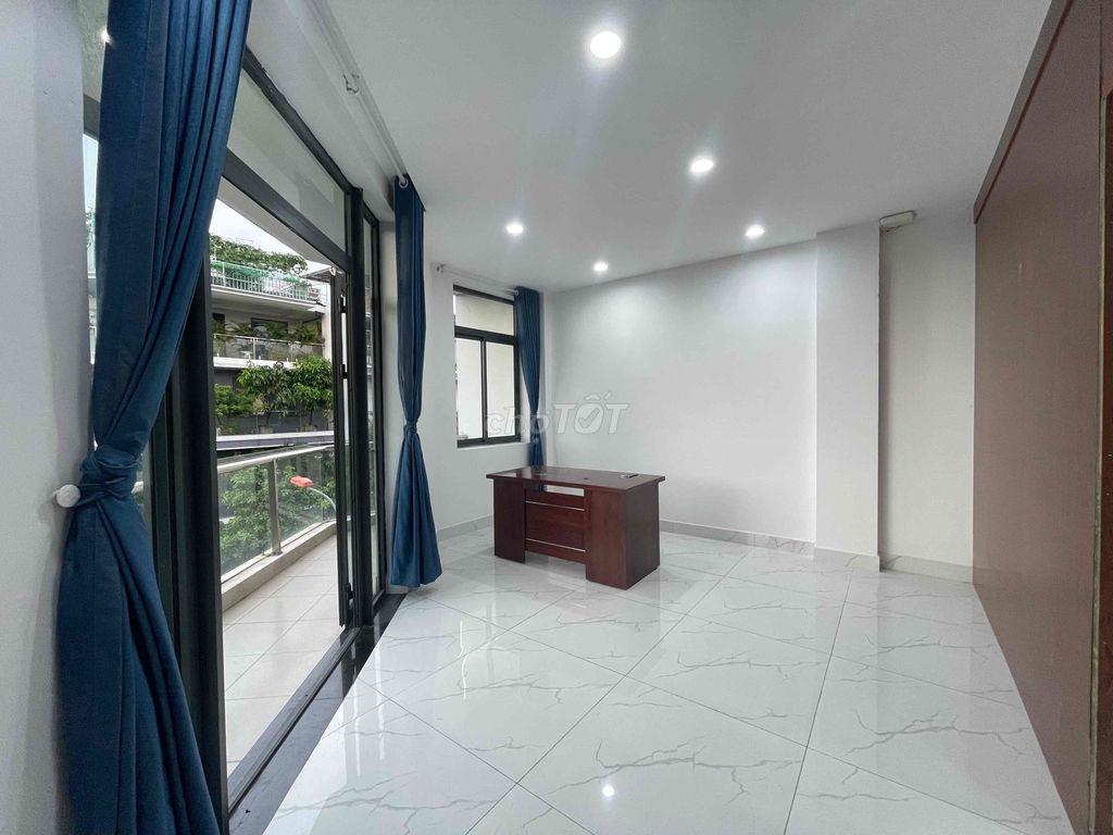 Cho thuê văn phòng góc 2 mặt tiền đường lớn giá 14tr - Vạn Phúc City