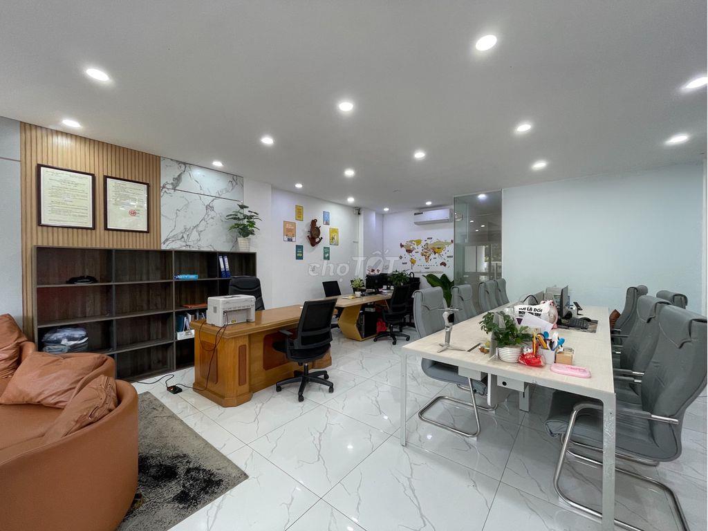 Cho Thuê Mặt Bằng Góc 2 Mặt Tiền, Setup Sẵn Nội Thất - Vạn Phúc City