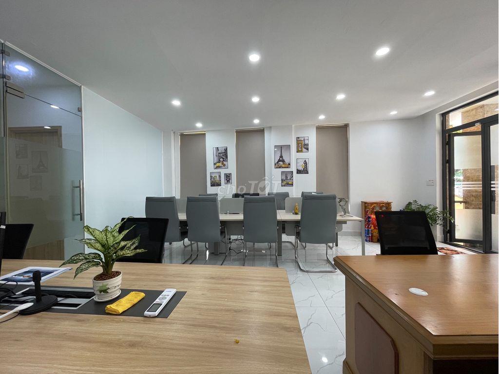 Cho Thuê Mặt Bằng Góc 2 Mặt Tiền, Setup Sẵn Nội Thất - Vạn Phúc City
