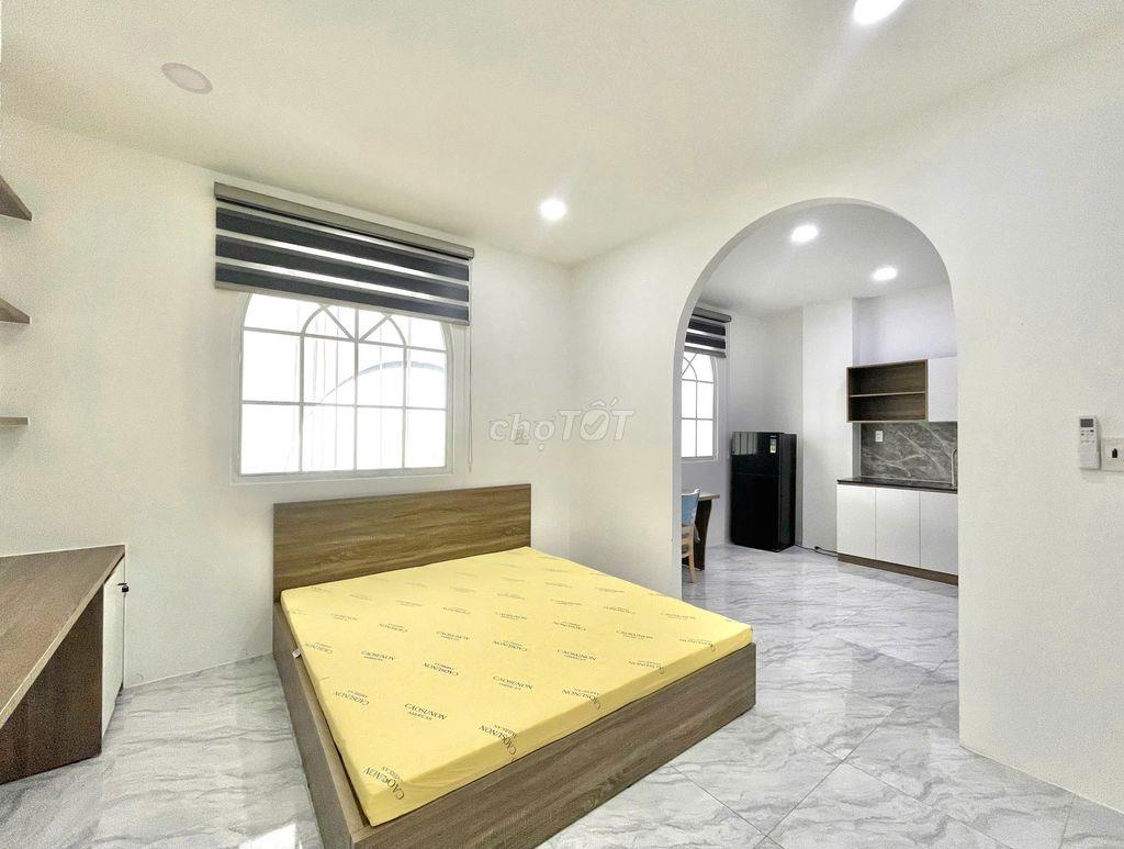 Căn hộ tách bếp, Đường lớn, Full nội thất, chỉ 7 triệu - Vạn Phúc City