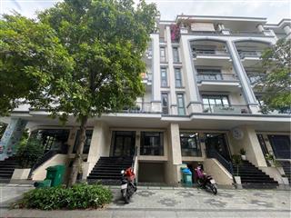 Cho thuê văn phòng 133m² full nội thất – chỉ 15,5tr | vạn phúc city