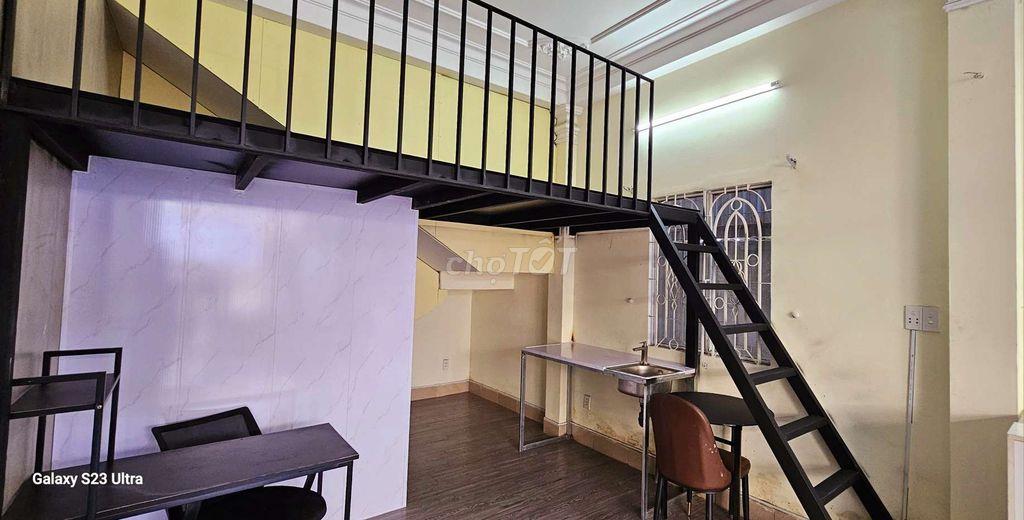 Mặt bằng kinh doanh có chỗ ở lại gần chợ Đo Đạc - Trần Não