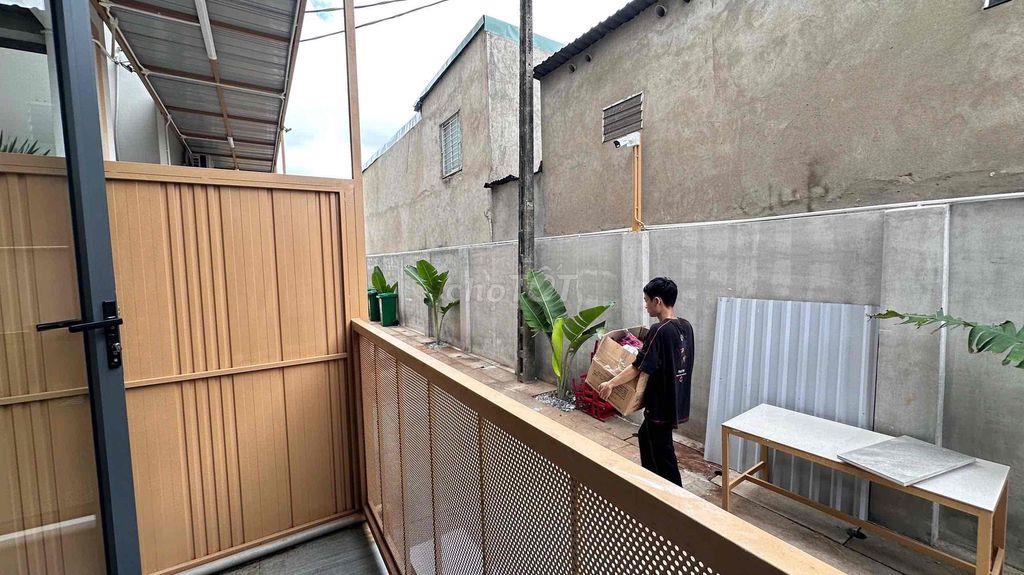 CHO THUÊ PHÒNG MẶT TIỀN LÊ VĂN VIỆT GẦN UTE VÀ UTC2 Ở ĐƯỢC 3 NGƯỜI