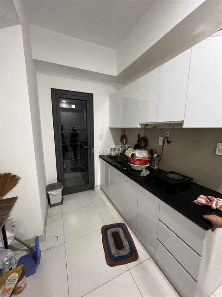 Cho thuê 1 phòng (nội thất cơ bản) trong chung cư Ricca