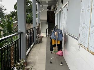 chính chủ Bán nhà 6.4x16 3 lầu gần vinhome Q9