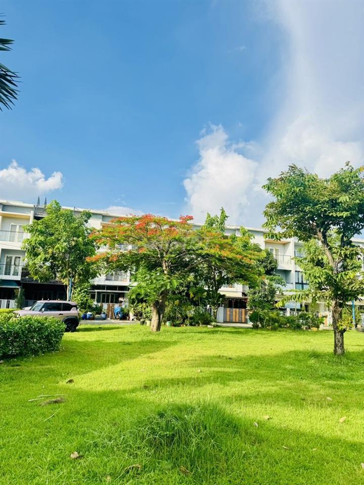 NHÀ KHANG ĐIỀN MEGA VILLAGE - COMPOUND AN NINH 24/7 - FULL NT ĐẸP XỊN