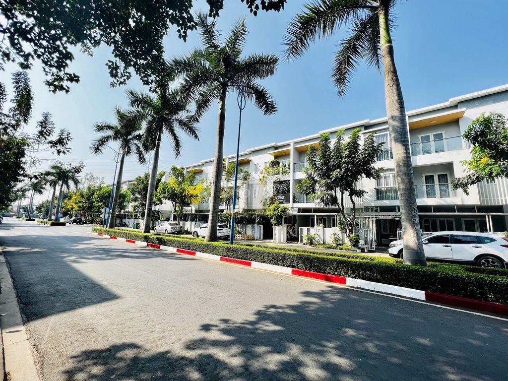 NHÀ KHANG ĐIỀN MEGA VILLAGE - COMPOUND AN NINH 24/7 - FULL NT ĐẸP XỊN
