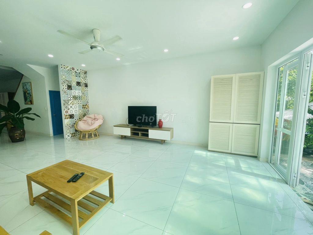 NHÀ PHỐ PARK RIVERSIDE - VIEW CÔNG VIÊN- 3 TẦNG -4PN 4WC - NT GẦN FULL