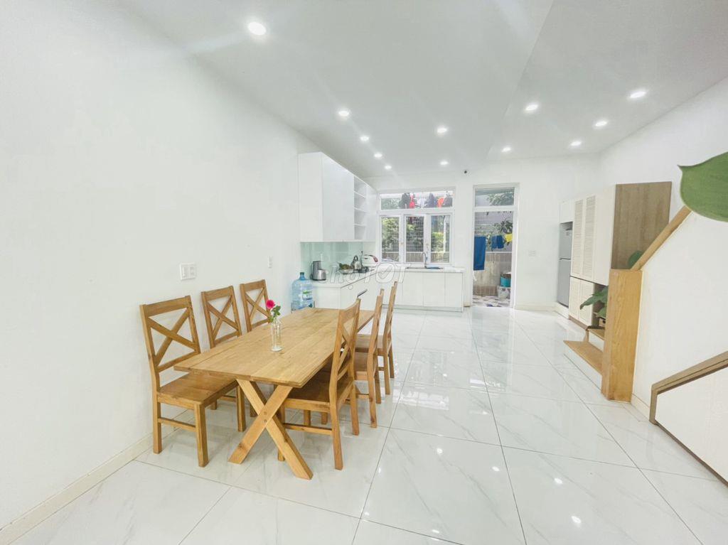 NHÀ PHỐ PARK RIVERSIDE - VIEW CÔNG VIÊN- 3 TẦNG -4PN 4WC - NT GẦN FULL