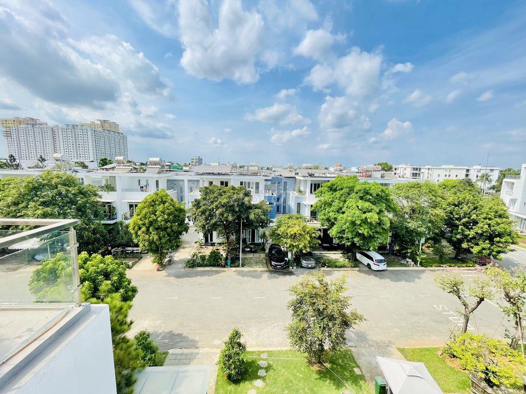 BT ĐƠN LẬP KDC LIÊN PHƯỜNG Q9 - FULL NT 4 TẦNG - CÓ THANG MÁY -5PN 5WC